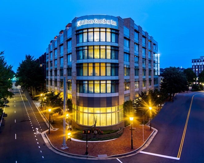 Hilton Garden Inn Alexandria Old Town National Harbor 2/52