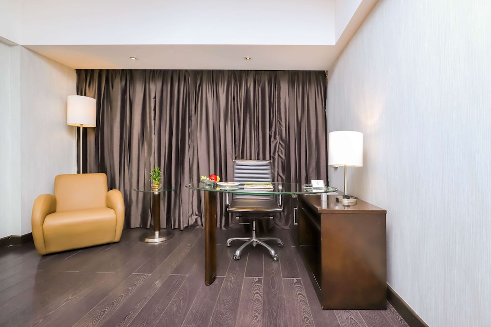 Radisson Hotel Sector 29 Gurugram 47/57