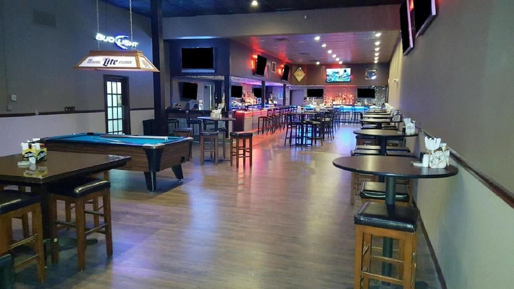Americas Best Value Inn Foxboro 21/35