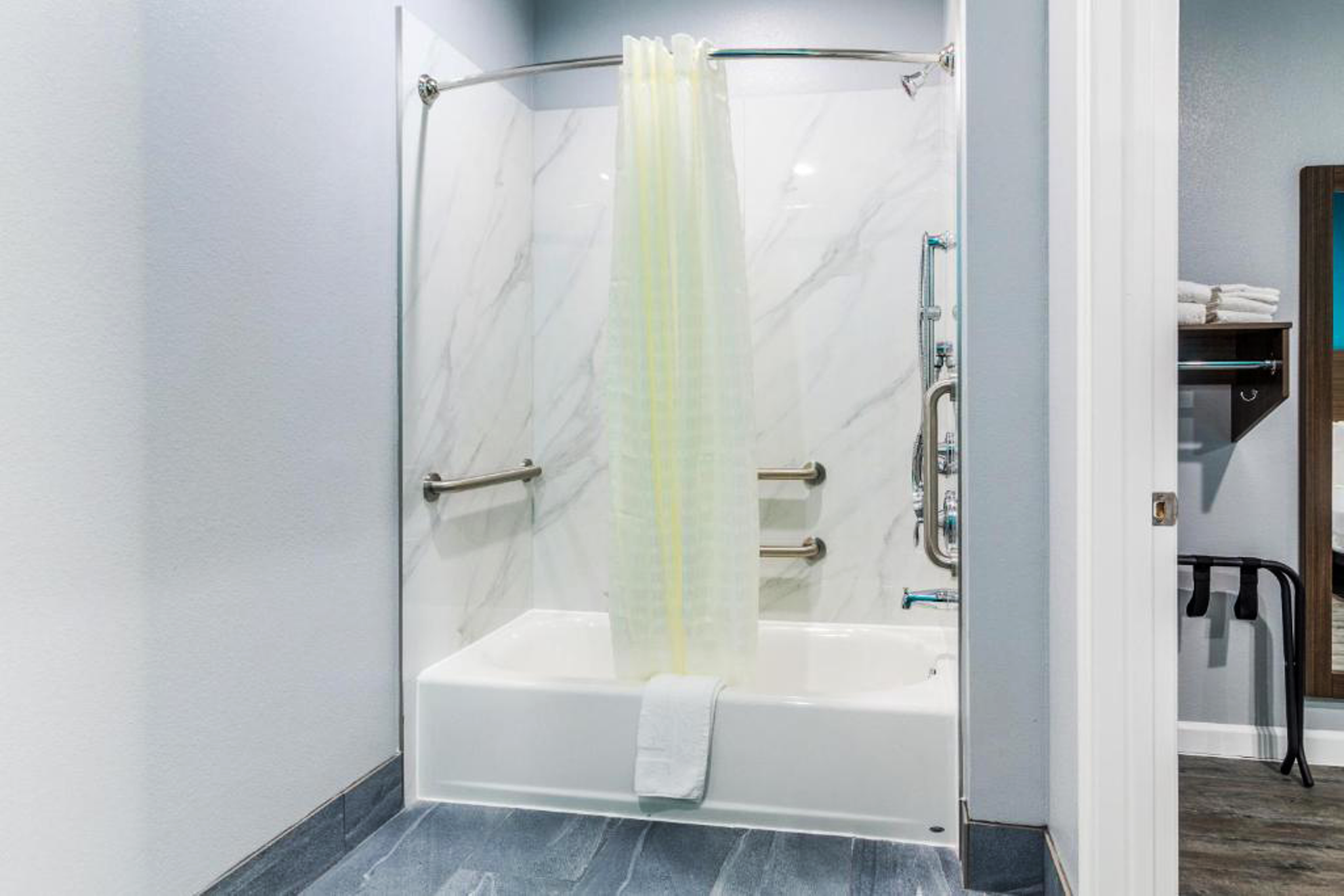 Americas Best Value Inn and Suites Kingwood IAH Airport 31/31