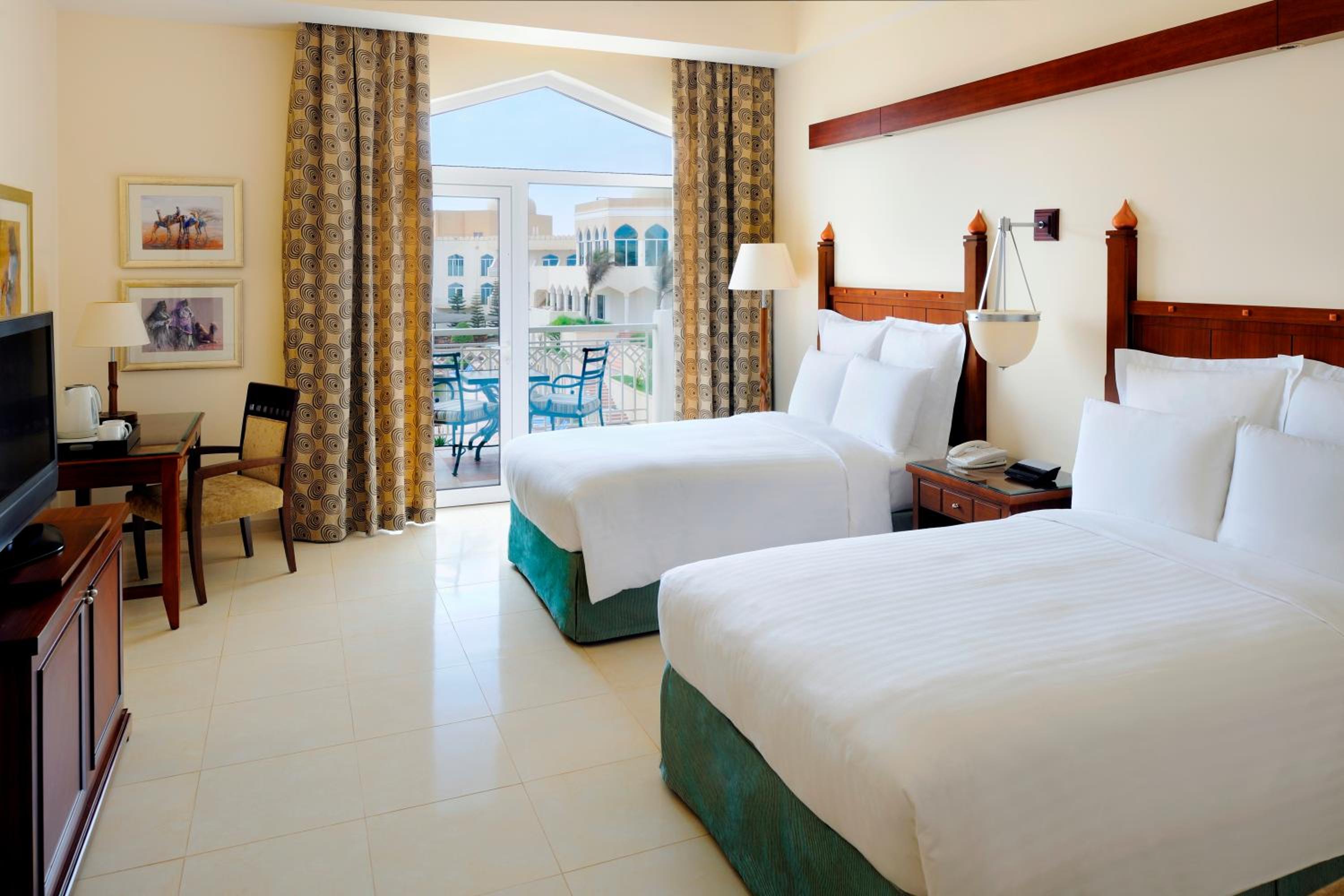 Room, Twin Beds, Pool and Ocean View