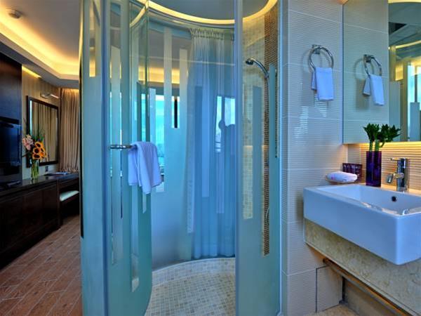 The Bauhinia Hotel - Tsim Sha Tsui 25/27
