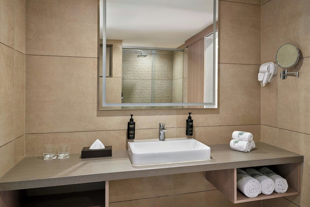 The Fern Residency Ellisbridge Ahmedabad 37/38