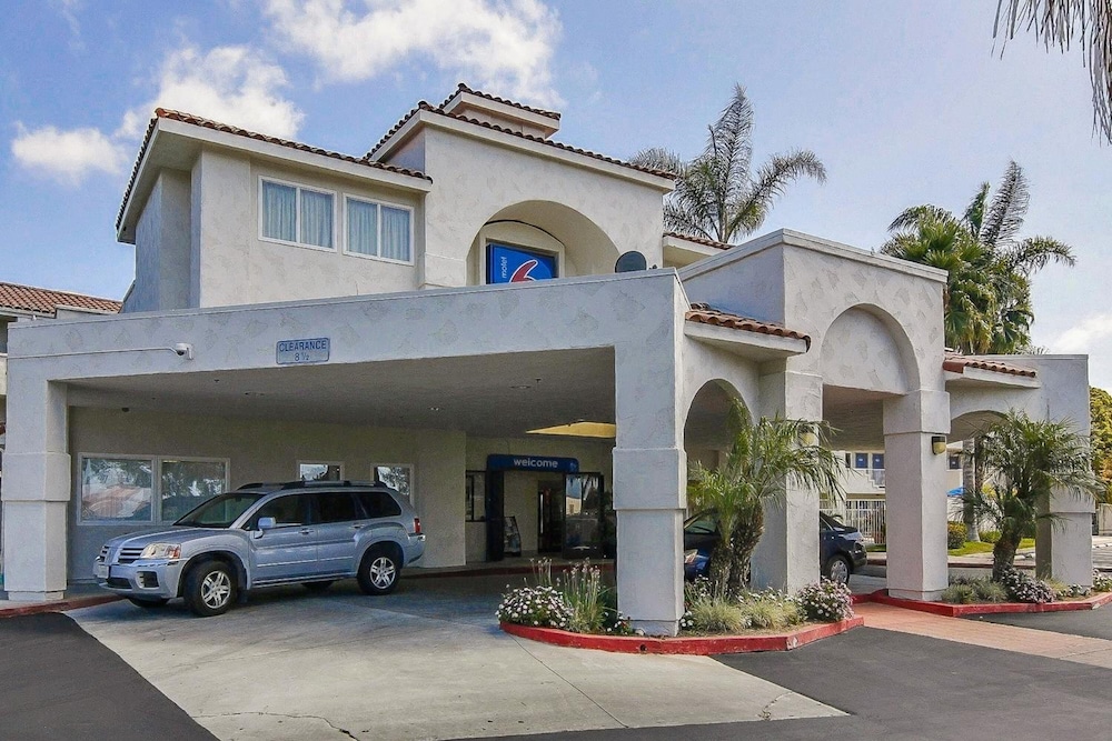 Motel6 Ventura, CA - South 42/61