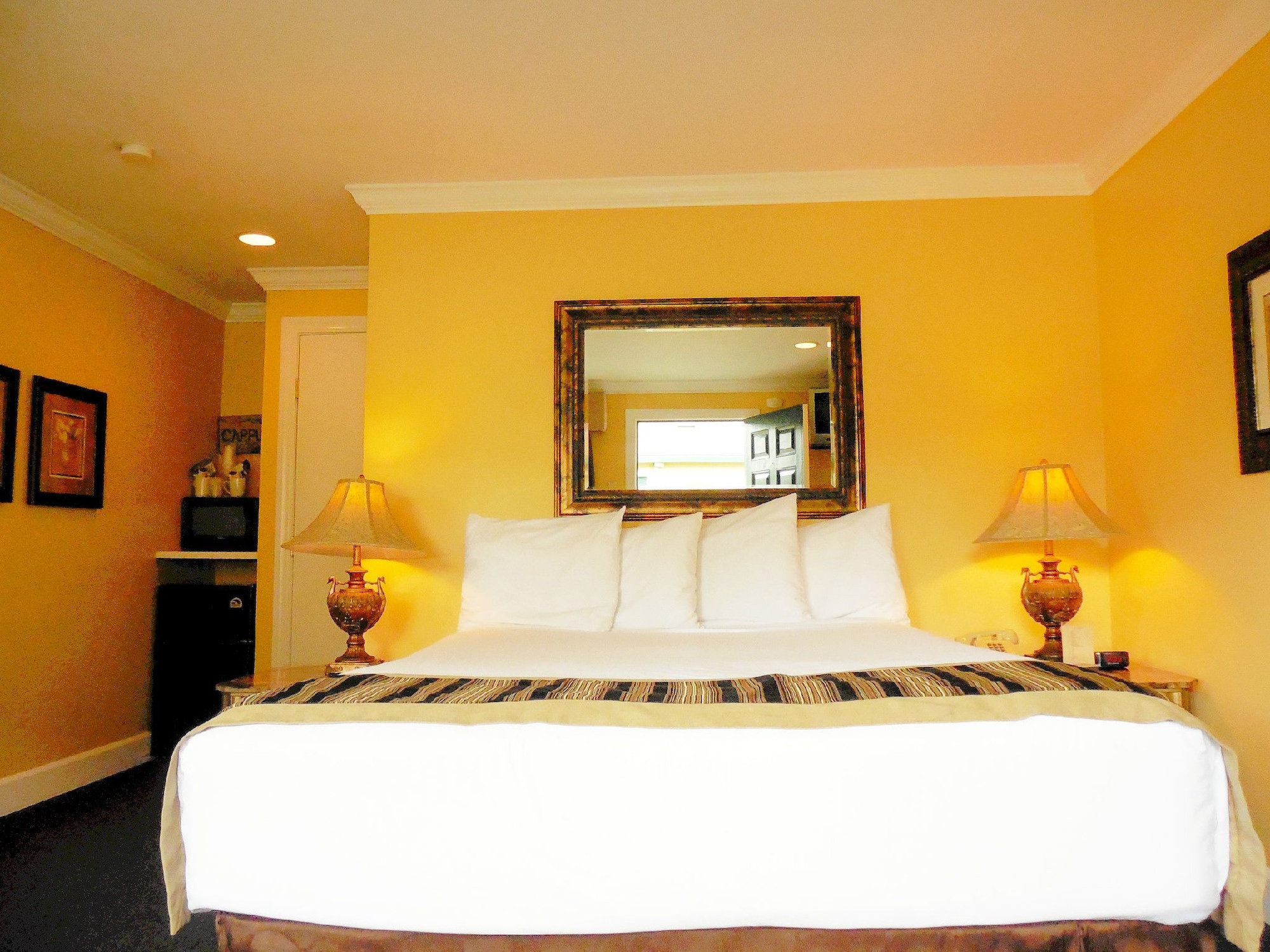 كوخ بسرير كوين، Sea Breeze Inn And Cottages 8/9