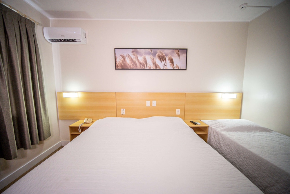 Room, Triple