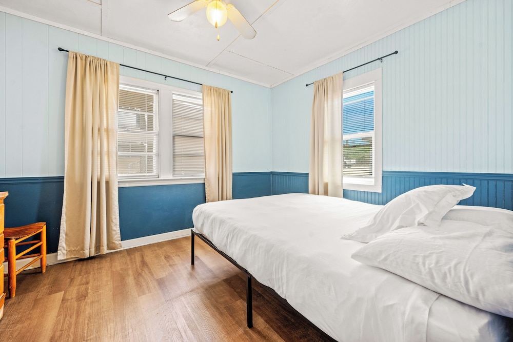 Oceanside Court By Kees Vacations 24/65