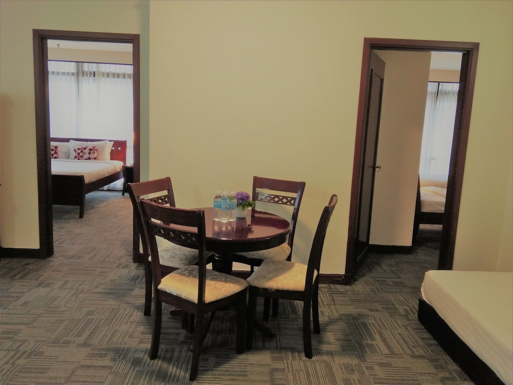 Grand Service Apartment @ Times Square 41/51