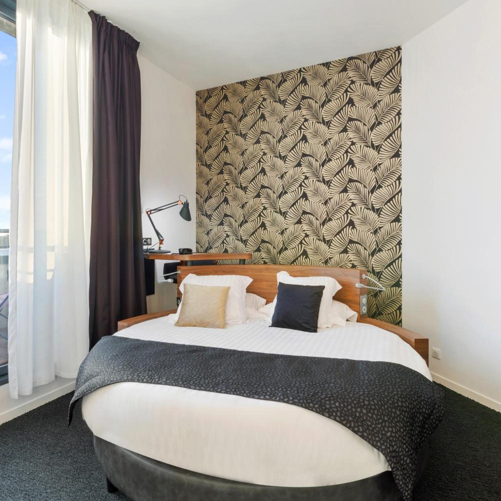 Junior Suite, King Bed, Round Bed