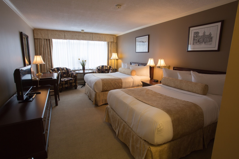 Fredericton Inn 29/65