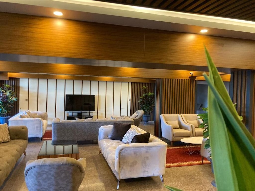 Marine View Hotel 20/25