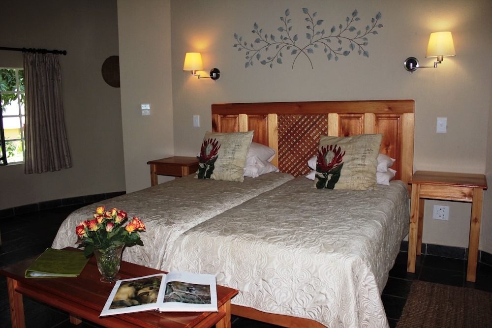 HONEYMOON, TWIN BEDS