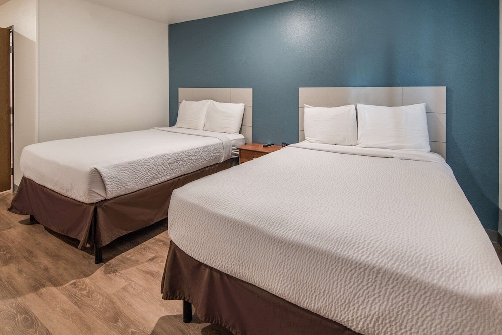 WoodSpring Suites Denton 18/35