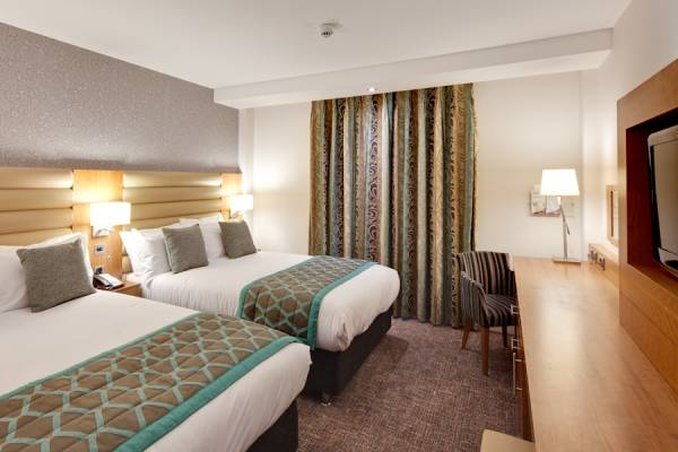 Drayton Manor Hotel 4/20