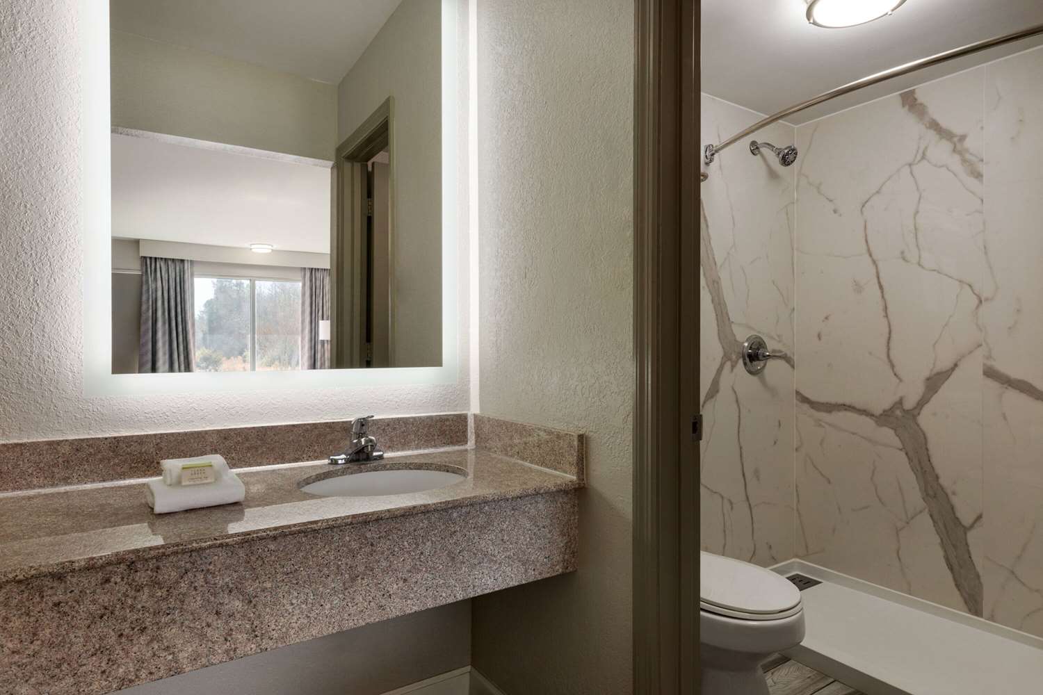 Days Inn by Wyndham Emporia 16/16
