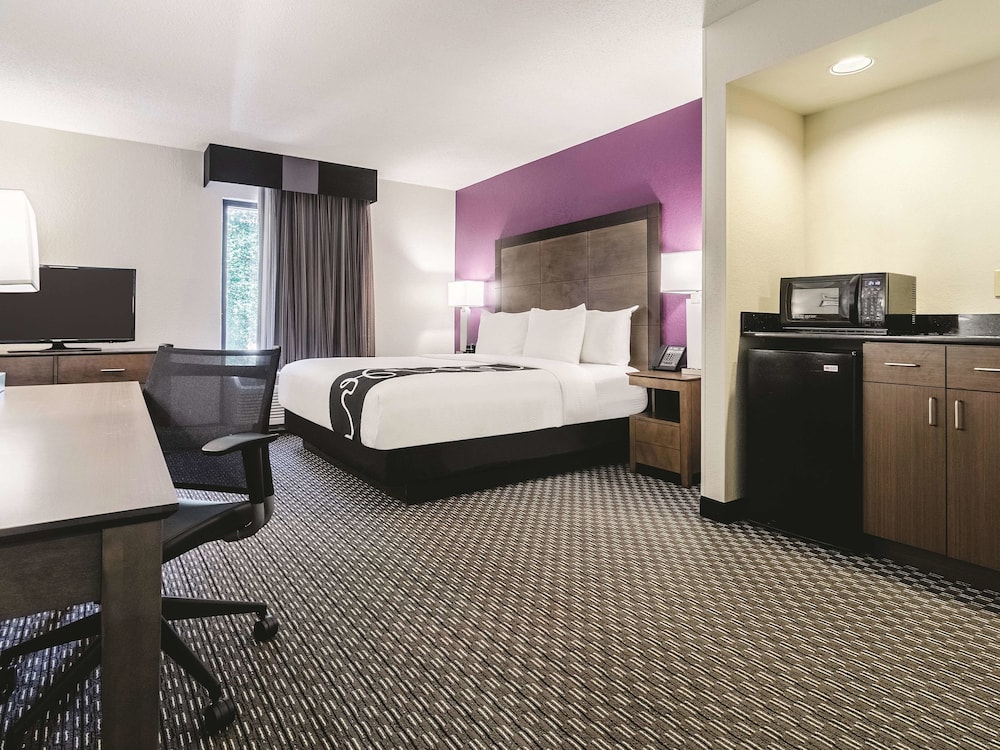 La Quinta Inn & Suites by Wyndham Myrtle Beach - N Kings Hwy 22/42