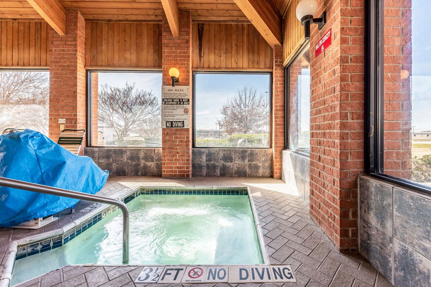 Econo Lodge Inn & Suites Mckinney - Plano North 6/11