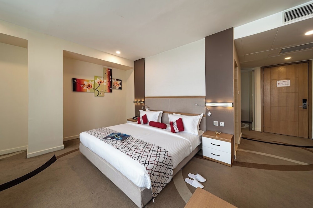 Executive, Suite, PrideInn Azure Hotel Nairobi Westlands 3/8