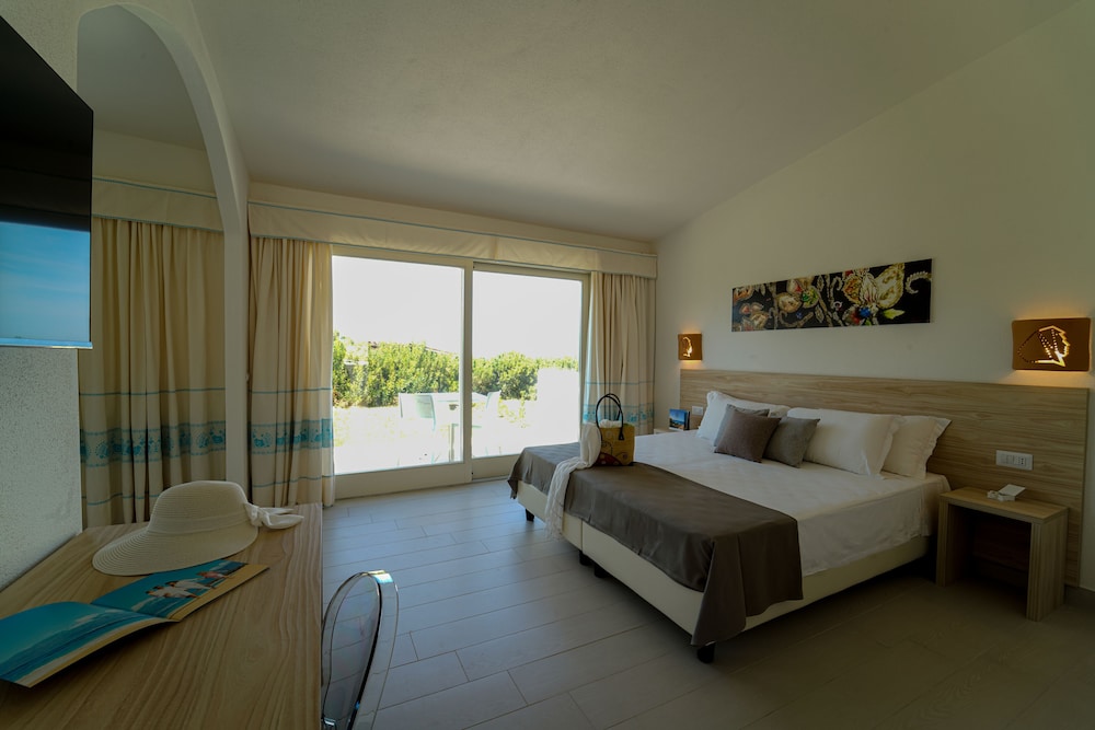 COMFORT, DOUBLE OR TWIN BED, SEA VIEW