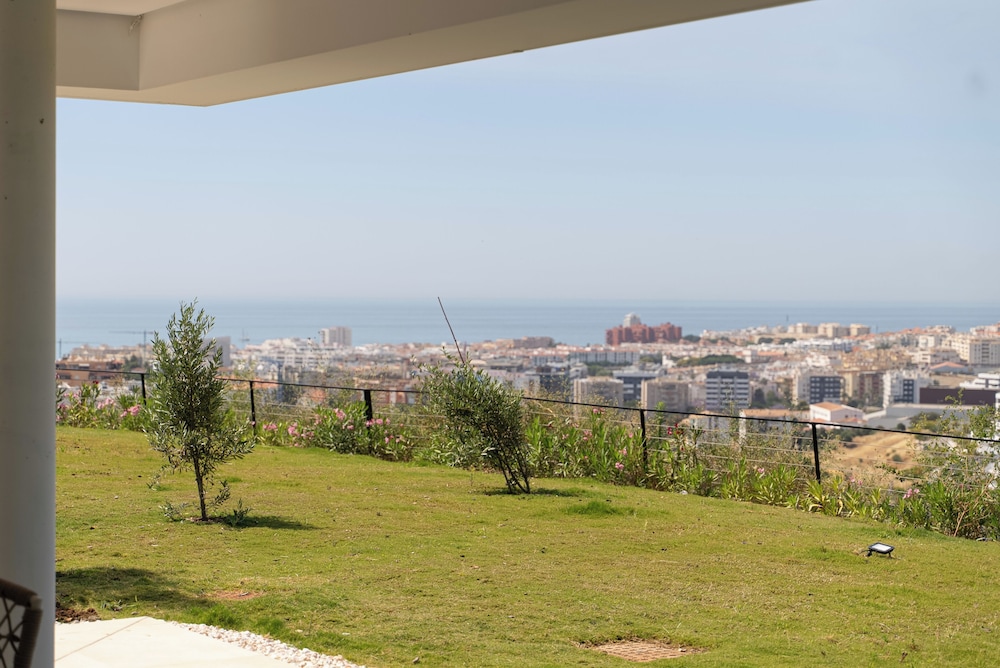 ESTEPONA HOLIDAY HILLS 48/50
