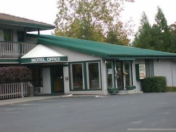 Cedarwood Inn of Ashland 2/66