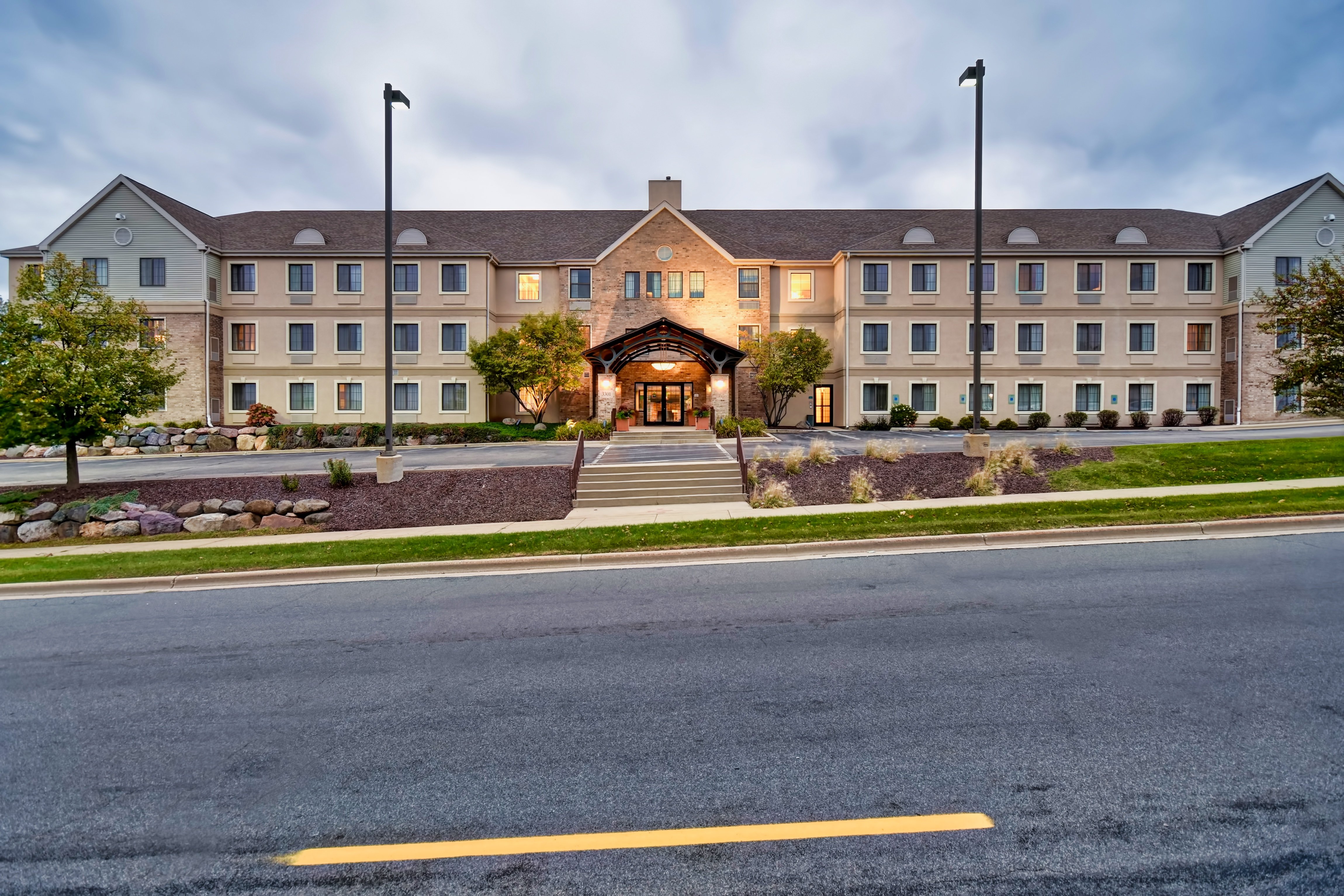 Staybridge Suites Madison-East 48/52