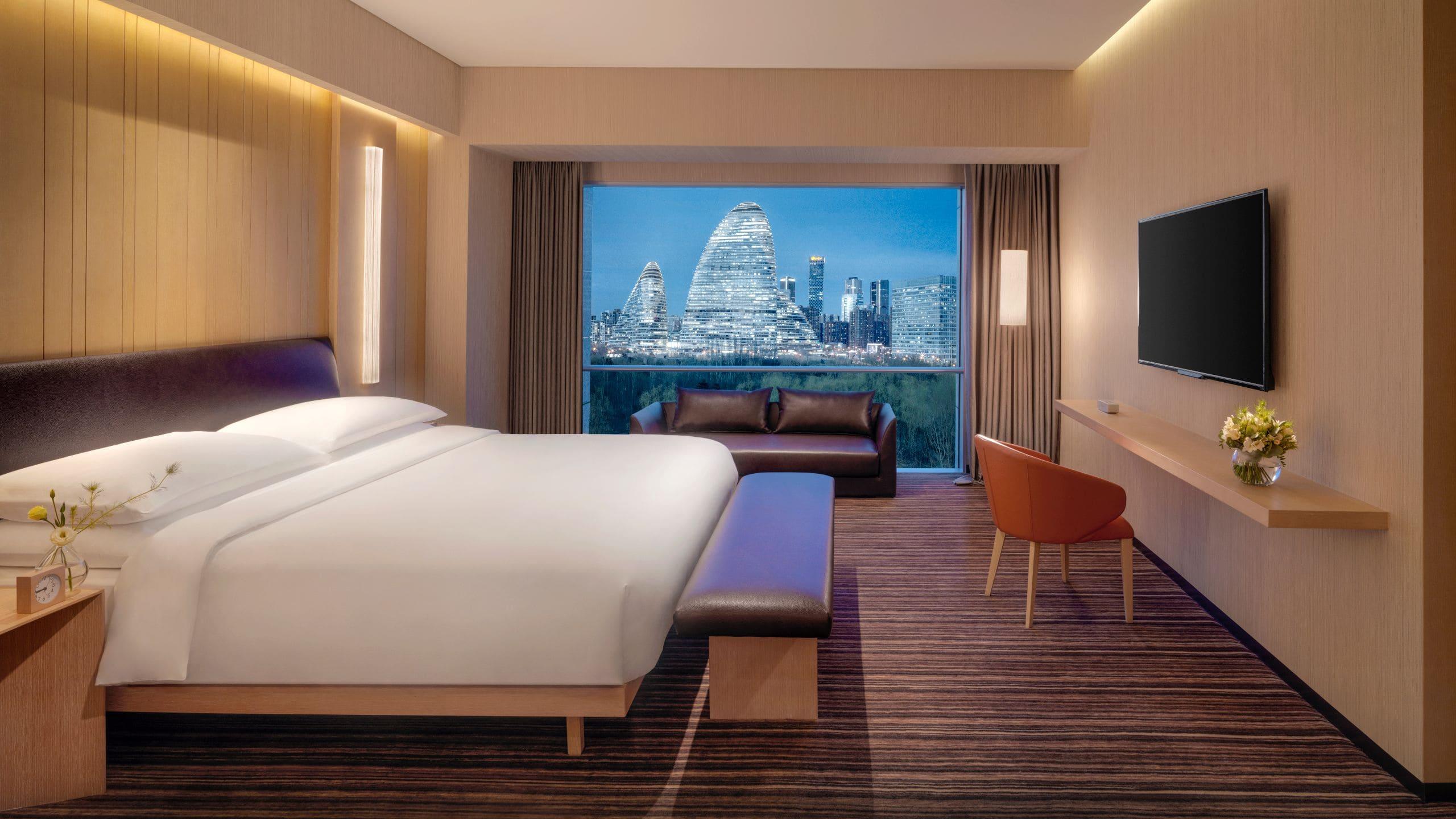 Club, King Bed