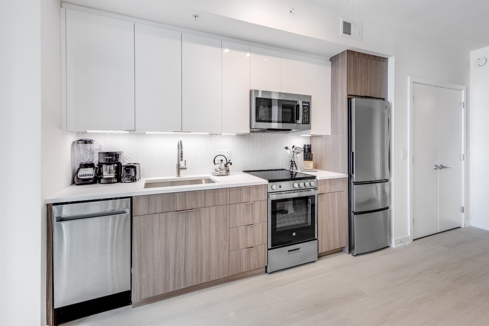 Global Luxury Suites at Capitol Hill 7/49
