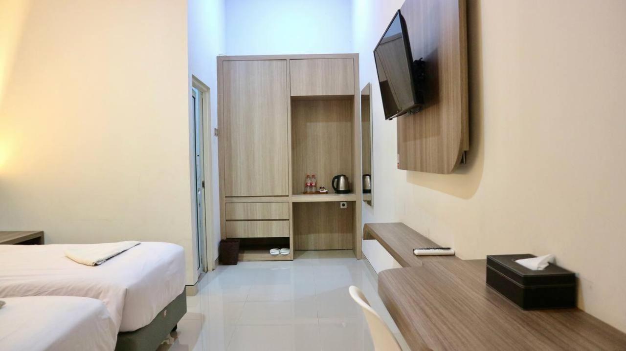 El Malik Hotel Sumenep 16/28