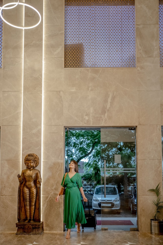 Ramada by Wyndham Jaipur North 18/65