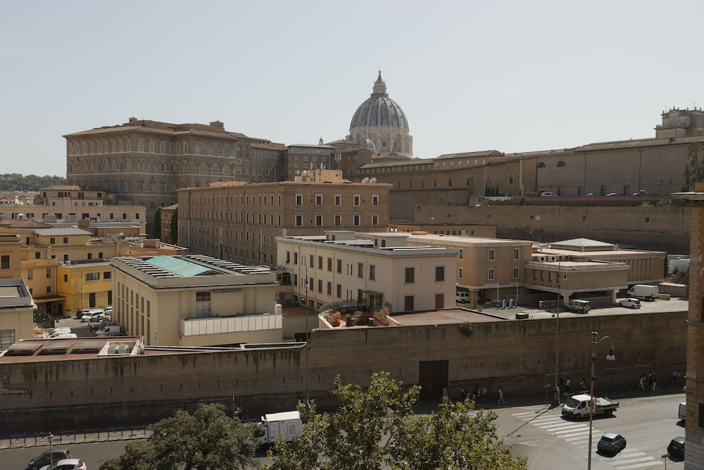 A View & A Touch Of Rome 2/69