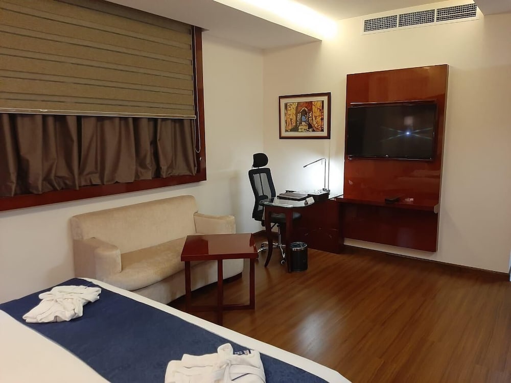 Golden Tulip Headington Ruwi Hotel 49/80