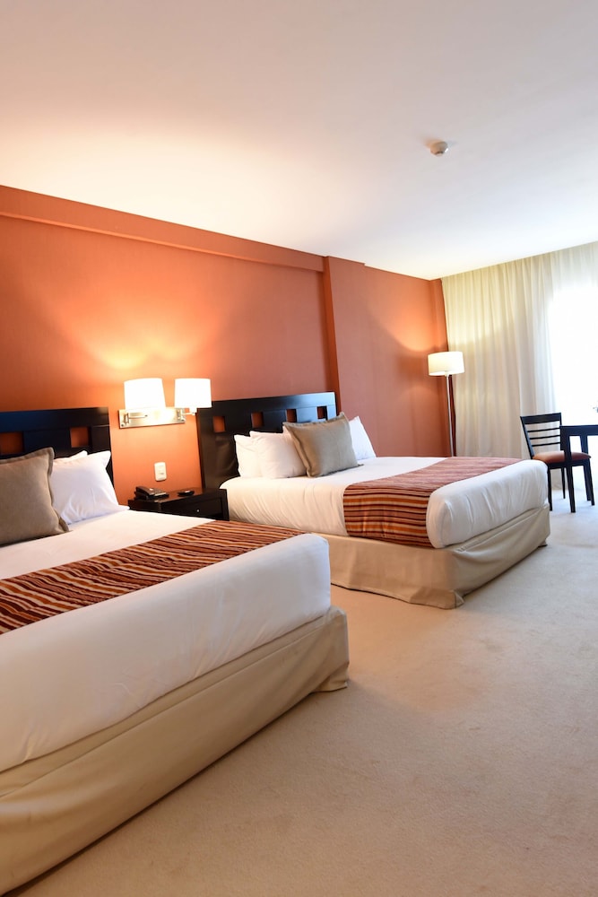 family suite, 2 queen beds