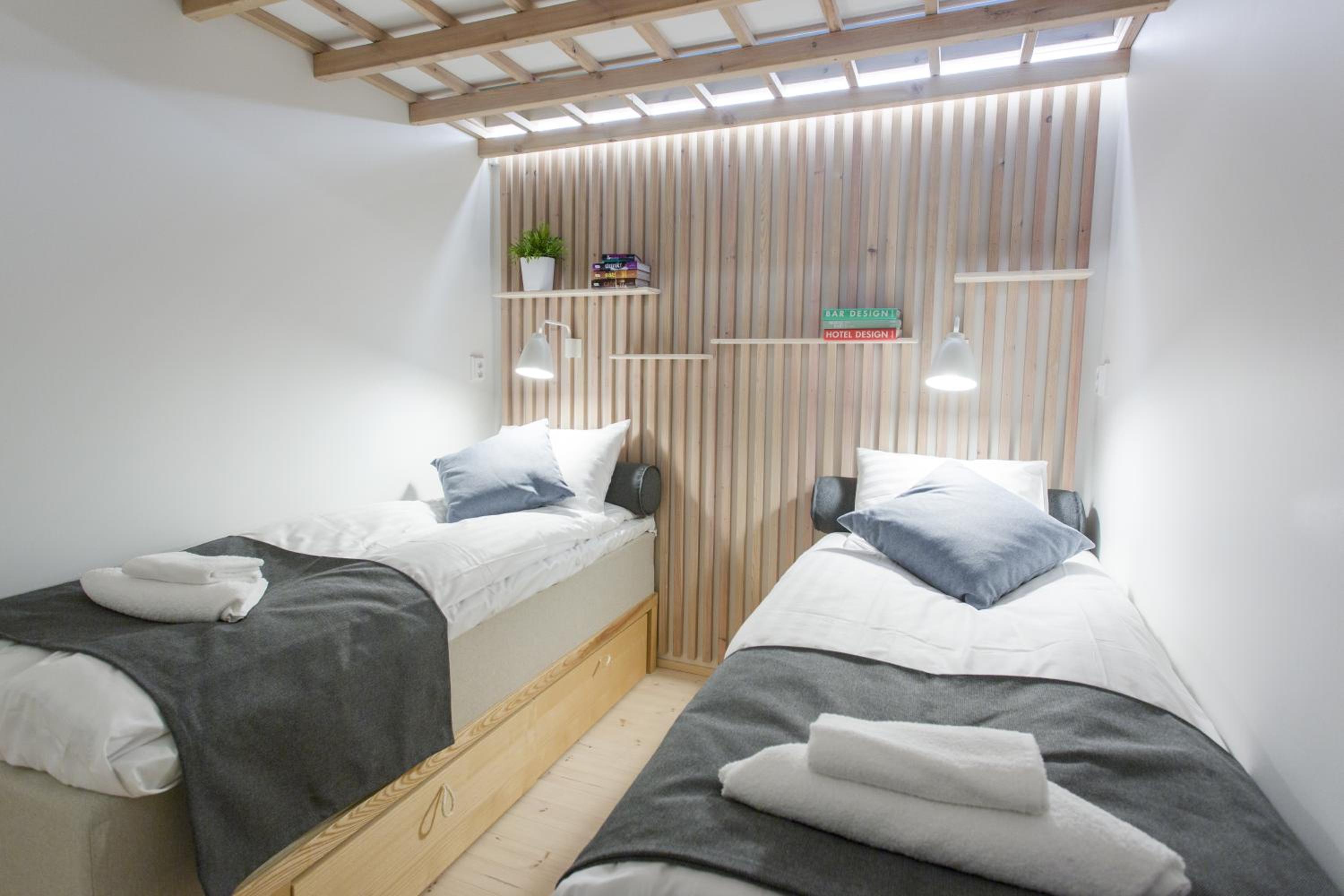 Room, Twin Beds, No Window