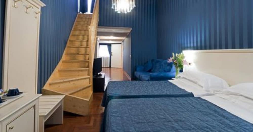 Trevi 41 Hotel 37/47