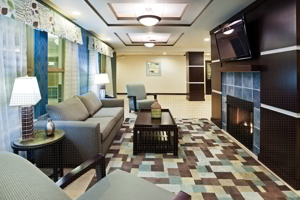 Holiday Inn Express Hotel Suites Newport South 49/79