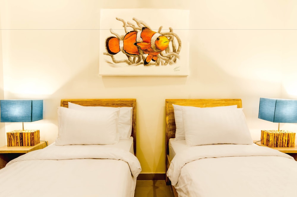 DELUXE, TWIN BEDS, BALCONY
