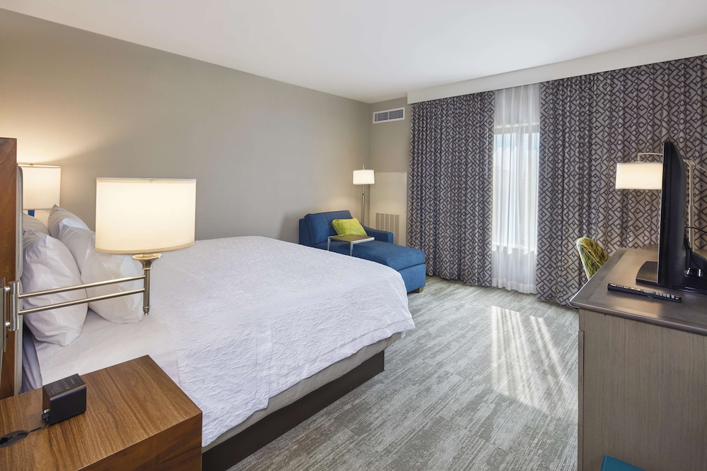Hampton Inn and Suites Sacramento At Csus 12/51