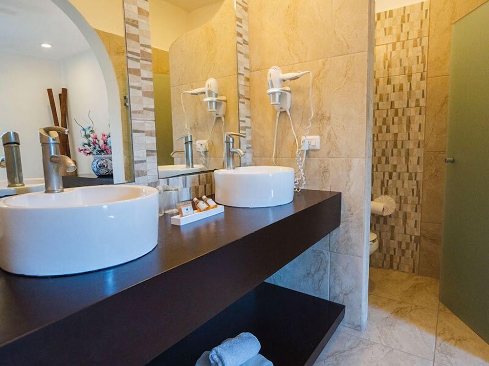 Posada Mariposa Boutique Hotel 68/71