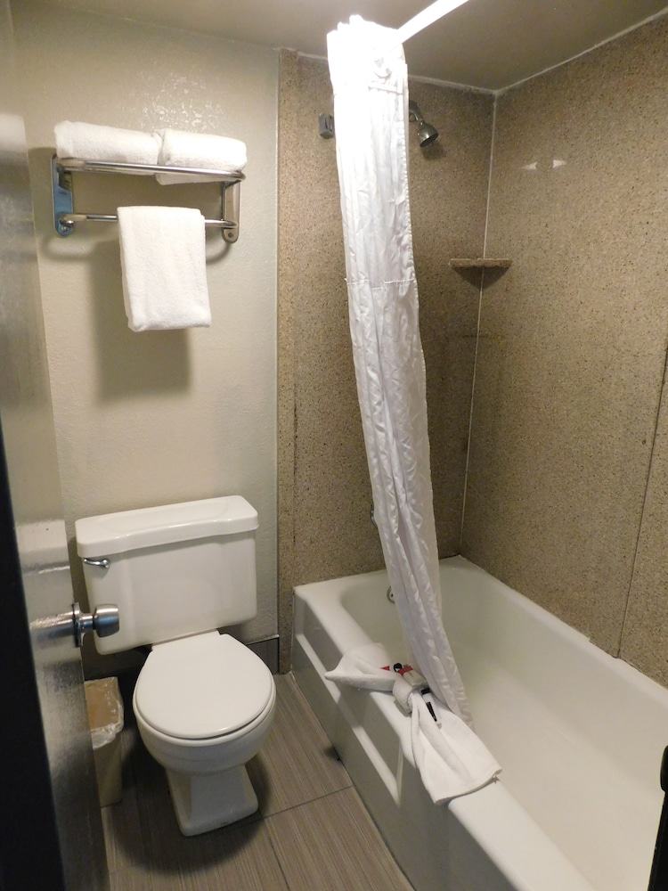 Days Inn & Suites By Wyndham Downtown Gatlinburg Parkway 59/68