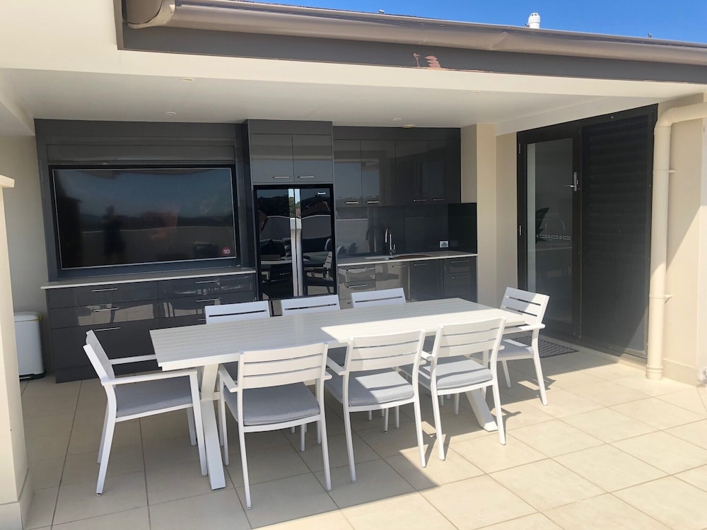 Grand Mercure Allegra Hervey Bay 64/74