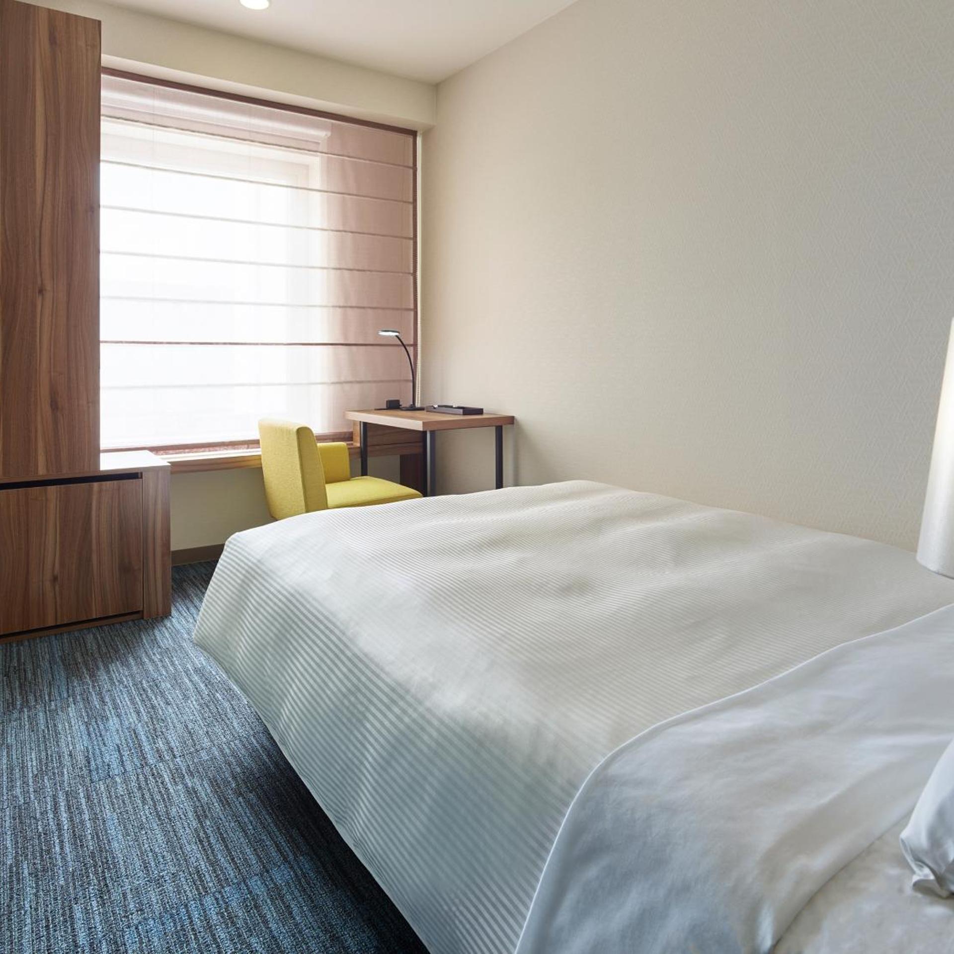 Adjoining, Double Bed
