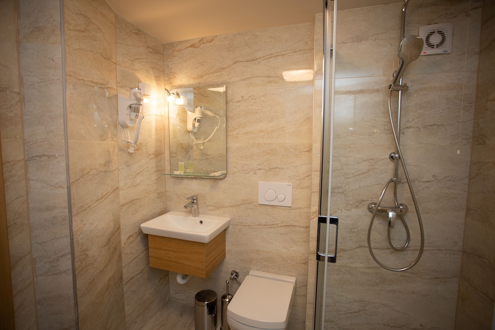 Hotel Vrbak 33/36