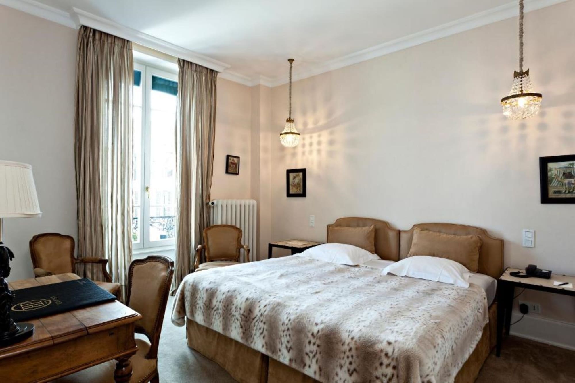 Charme, Hotel De La Poste 4/10