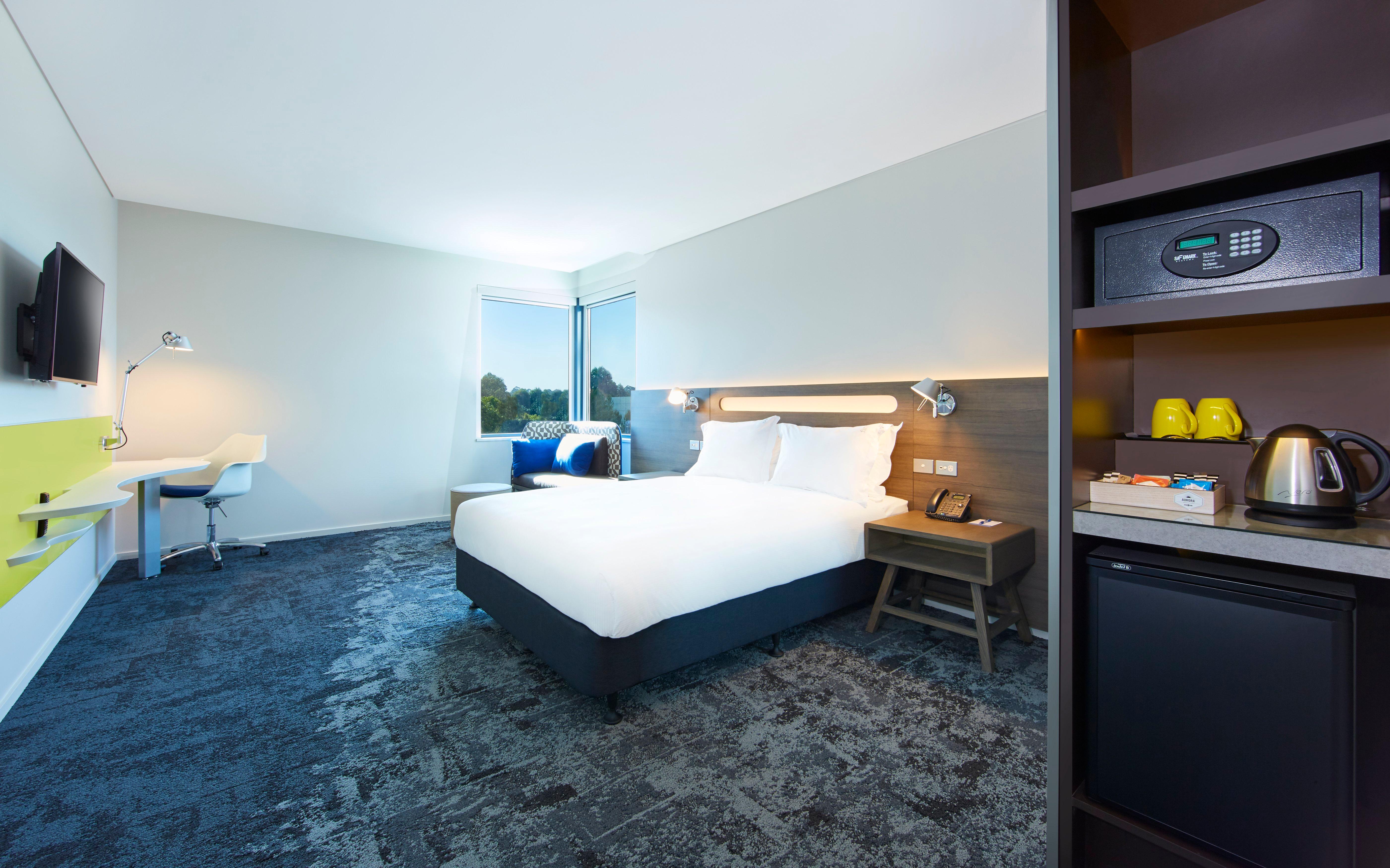 Room, Queen Bed