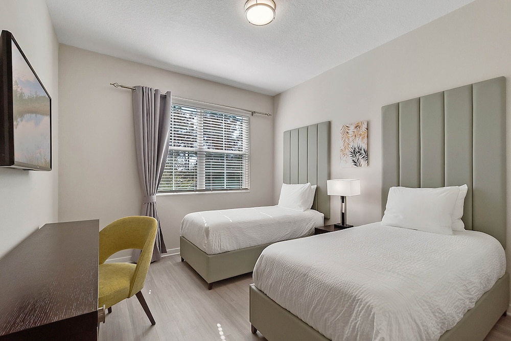 Orlando Resort Rentals near Universal 13/50