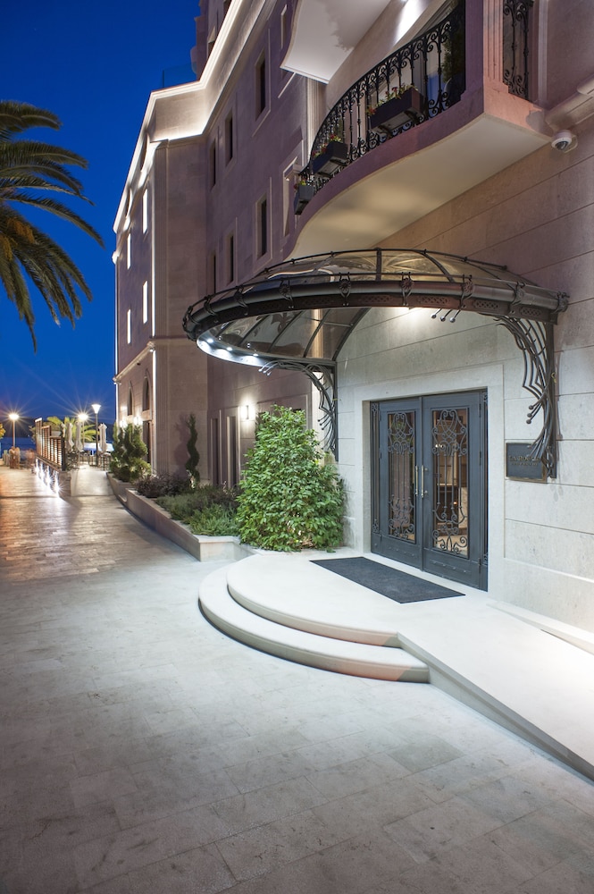 Boutique Hotel La Roche 44/50