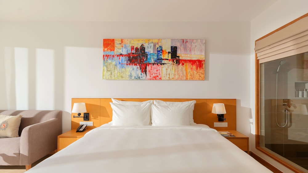 PREMIER, DELUXE, DOUBLE BED
