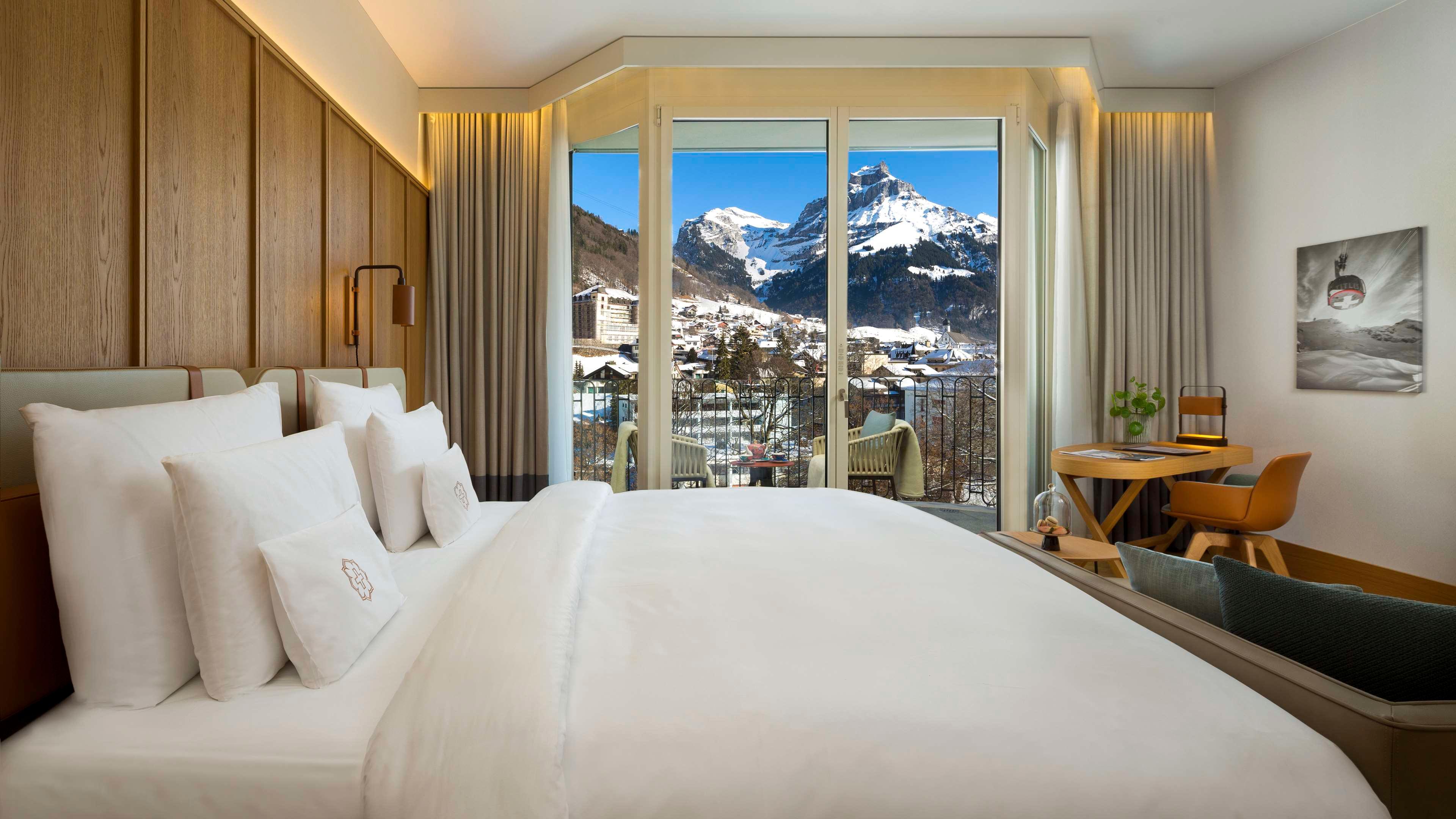 Premier, Double Bed, Kempinski Palace Engelberg 4/10