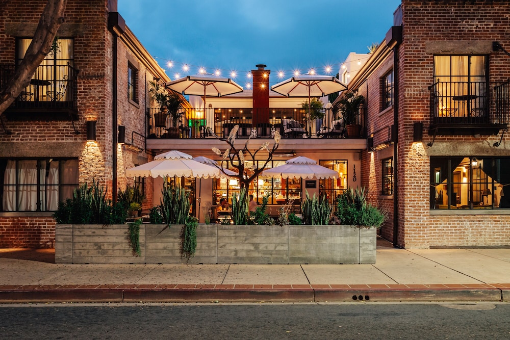 Granada Hotel Bistro 7/58